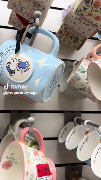 Snoopy graduation mugs at Marshalls! #snoopyfinds #snoopmug #marshallsfinds