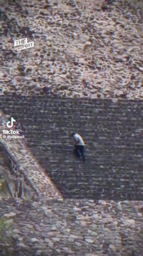 Gunnman opened fire news on tourists at one of mexicos most iconic pyramids.The Pyramid of the moon outside of Mexico city. more on this in video. uploaded and credited to@Daily Mail #thereport #mexican #pyramid #shooting