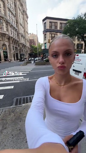my dream for the last nine years has finally come true, & wow it is so surreal. nyc you never fail to amaze me 💌 #dance #dancer #dancersoftiktok #dancevideo #flexibility #competitiondance #professionaldancer #nyc #newyorkcity #newyork #nyclife #bigapple #nycdancer