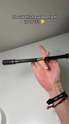 Anyone even do this anymore?#fyp #penspinning #satisfying #penspinningtutorial