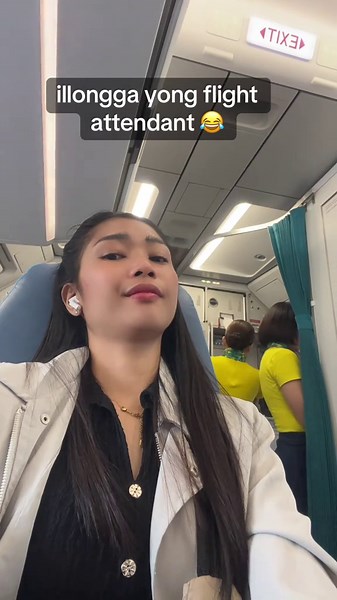 Flight Attendant Thanks Passengers on Flight 726