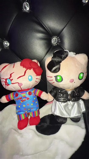 Hello Kitty Chucky and Tiffany from Universal Studios Japan 😍😍😍 My best friend got me these for my birthday last year. 💕 #universalstudiosjapan #chuckyandtiffany #hellokittychucky #hellokitty #fypシツ♡♡♡ #blowthisup #grow #foryou #parati #fypシ #viraltiktok #foryoupageofficiall #hellokittyhalloween #hellokittyfinds #halloweenvibe