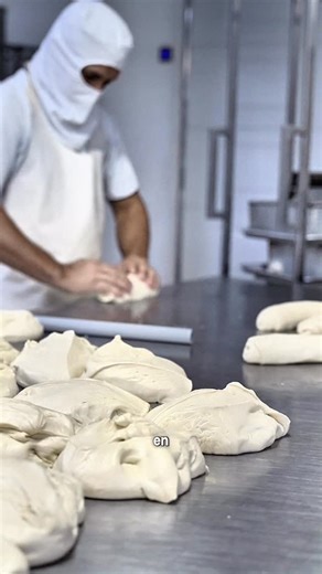 3.5K views · 11 reactions | En McCormick, cada proceso cuenta. La fermentación no solo transforma los ingredientes, también eleva el sabor, la textura y la calidad de cada pan. Porque detrás de cada bocado, hay ciencia, pasión y compromiso con lo que hacemos.  | Mc Cormick Bakery | Facebook