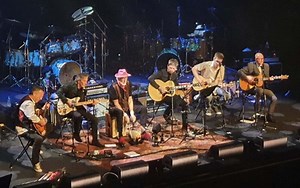 Mick Fleetwood, David Gilmour, Billy Gibbons, Noel Gallagher honor Peter Green at massive tribute concert: Watch