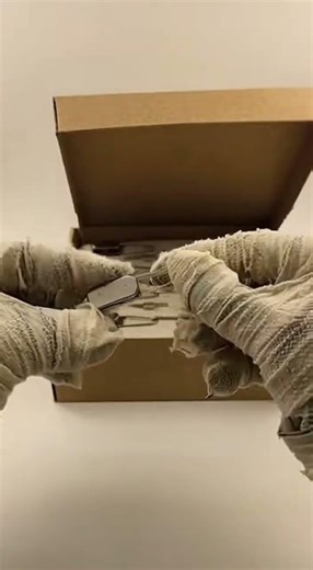 These bandage pins close themselves… #earthnextdoor #unboxing #pins