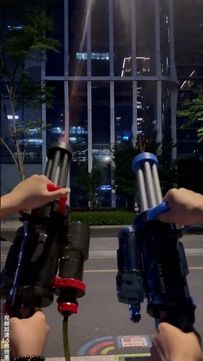 Ultimate Gatling Water Gun Showdown: Soaking Action Unleashed!