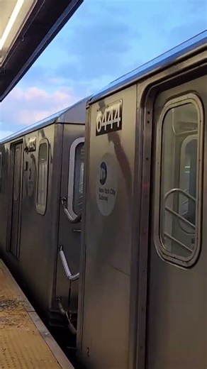 IRT Livonia Avenue: R142 2 train departing Junius Street