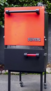 Un año más que se va. Un año más, ¡cuántos se han ido! 🎤🎤 Queda poquito para que llegue el 2024 y cómo no recordar esta la tremenda historia de la canción "Un año más" 🤩 #LaCanciónDeTodos | 13 C