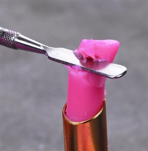 Bringing Damaged Cosmetics Back to Life | 5-Minute Workouts