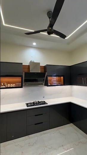 This Black & White Laminate Kitchen Looks So Stylish 🖤🤍✨