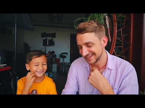 Deux français qui parlent en chinois... | Ask Louis Anything, Episode #1 [中法字幕]