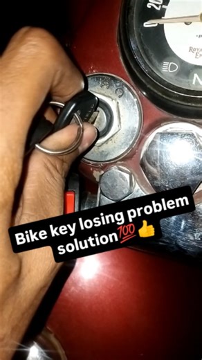 car nerd on Instagram: "agar aapki bike ki chabi hilne per off ho jati hai to issme new lock dalwa lo yeh bekar ho chuka hai baki yeh petrol dalkr chalane se work to karega per yeh sirf ek jugad hai kab tak kaam kary kuch nahi pata per petrol se clean karny se aapka yeh lock bilkul sahi work karny lagyga💯👍 bullet key losing problem bike ki chabi jada loose ha lock se bike ki chabi jada ghumne per ignition on nahi hota bike ki chabi ignition switch m lose hai to kya kary how to repair bike igni