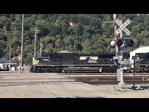 10 Track Railroad Crossing With Gates & Lights, 2 Trains Passing At Same Time! Norfolk & Western RR