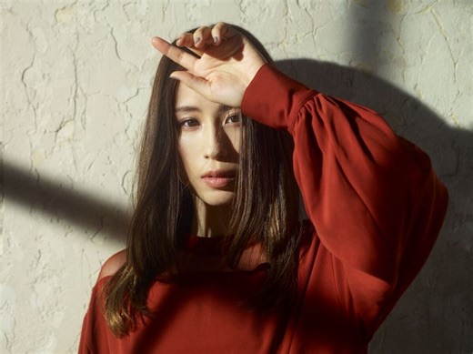 Uru、新曲「プラットフォーム」MVに話題の若手俳優 上坂樹里が出演。11/26リリースのCDアートワーク＆収録内容公開