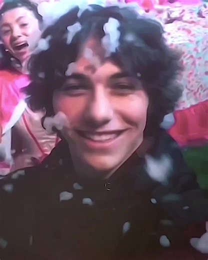 • READ IF YOU WANT TO BUT MOSTLY IF YOU’RE WALKER (Appreciation post)❤️‍🩹🫂 This post is dedicated to the person who didn’t just save me but gave me a purpose in life. I honestly, genuinely don’t know where I would be without you. If you haven’t saved me that day, I don’t know what would’ve happend.. I mostly likely would have given up years ago.. I was in such a dark place 6 years.. When my mom left the world. I was isolated from the world, I shut myself down. I would watch your videos repeate