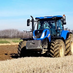 163K views · 1.9K reactions | This new holland tractor demonstrates impressive performance during fieldwork | Big Machines | Facebook