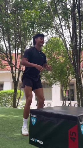 Transform your fitness routine with Core Collective’s bootcamp and outdoor training. Boost strength, endurance, and mental resilience while enjoying the great outdoors. Experience a supportive community and personalised workouts designed to help you achieve your goals! DM us to find out more! #JoinTheCollective #corecollectivesg