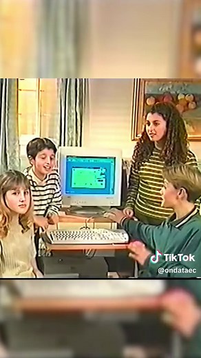 📚 ¿Sabías que Encarta fue una de las enciclopedias digitales más populares para aprender desde la computadora? Te lo contamos en menos de un minuto ⏱️ #Encarta #UpdateEnMenosDe1Min #OnData