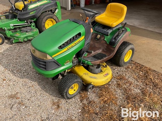 John Deere 115 Automatic 42" Yard Tractor | Other