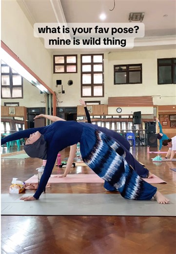 drop your fav pose photo in the comment my fellow yogis 🫶 #pose #yogatok #wildthing