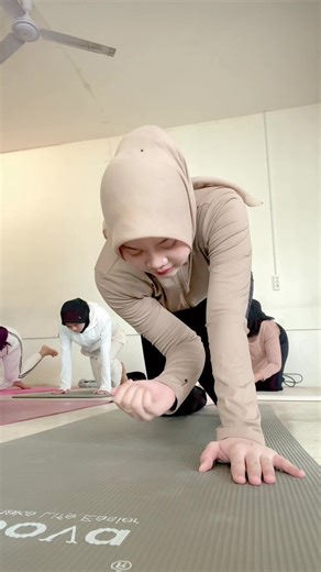 My First Yoga Class Experience and Insights