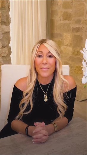 Important safety tips to remember…especially now with all of the holiday shopping. #safety #tips #safetyfirst #shopping #holidays | Lori Greiner