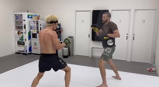 朝倉未来の最新ミット打ちパフォーマンス