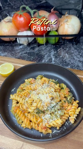 Creamy Tomato Rotini - Vegan - Pasta sauce tastes better fresh! #pastalover #veganpasta #cookathome