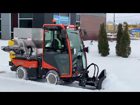Holder X 45i | Winter Line-up | Broadcast Spreader | Angle Plow