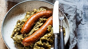 Nach Omas Anleitung: Wärmender Grünkohl mit Pinkel, Speck und Kasseler Koteletts