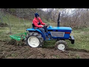 Tractor japonez Iseki la arat partea1