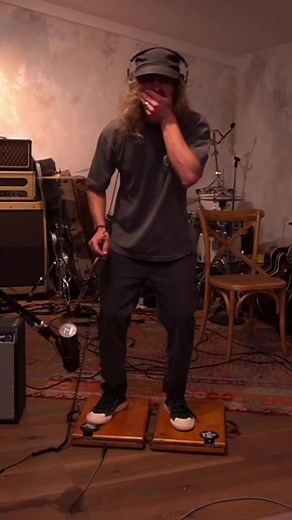 3K views · 49 reactions | Miracles album sneaking up like a kid at midnight looking for snacks. Created this jam on Twitch using Peterman's double stomp. Felt hilarious! Looked it too! Don’t forget to pre-save! Link in bio or  snd.click/miracles  Smak! Studio Photography Twitch | Nathan Cavaleri | Facebook