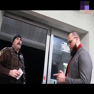 Predator Tries to Take the Chat Log From Me! | Trasformes