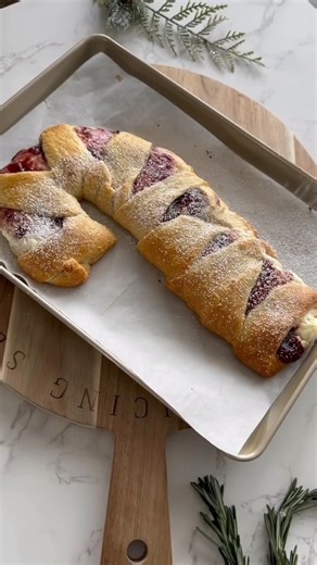 Goodies Channel | Candy Cane Pastry ♥️✨ Another incredible recipe to try. A pretty & easy pastry idea for your holiday!! ⭐️ Thank you... | Instagram