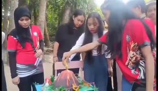 Emerald Threadz on Reels