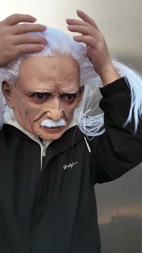 " Look for Party! This Old Man Mask is Too Cool