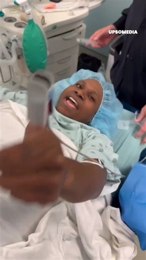 Nagsimula siyang kumanta para "stay put" sa ilalim ng anesthesia. | Positibo