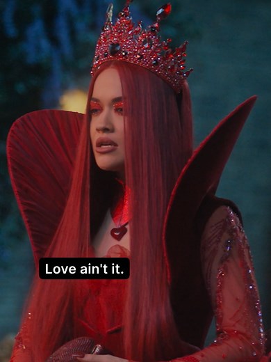 You're slaying, your majesty 🙇 @ritaora @kyliecantrall @brandy @maliaaaabaker . . . 🎥: Descendants: The Rise of Red