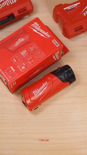 Hands on Milwaukee M12 TOP-OFF Power Supply and Charger 48-59-1211 (M12 TC2)