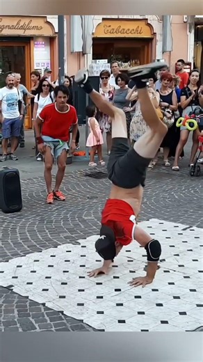 Incredible Power Moves! 🤯 Best Street Dancers in Italy 🇮🇹