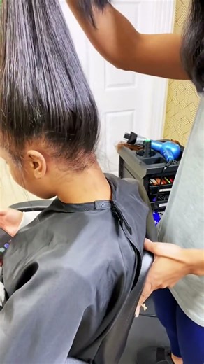 Let’s get into this natural tape in install.. #dallasmicrolinks #friscostylist #dallastapeins