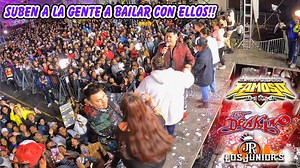 NOCHE LLENA DE EXITOS!! - sonido FAMOSO - grupo los DEAKINO y grupo los JUNIORS suben a bailar a sus seguidores al escenario!! | Sonidero Latino TV