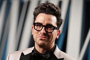 Who is Dan Levy dating?