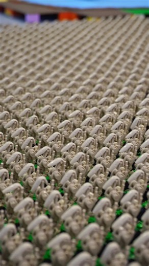 1,000 LEGO Droid Army! 🤯