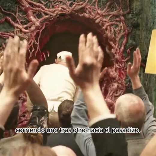 This man discovered something very strange: the hotel was shrinking, part 4