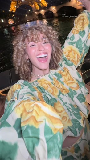 13K views · 92 reactions | #Ad #Crest_Partner | Mi rutina de sonrisa siempre ha sido importante, pero ahora con un dentista en casa… ¡es nivel experto!  Amo la línea 3D White de Crest. Mi rutina para una sonrisa libre de manchas, brillante y saludable todos los días. ✨ | Gabriela Quiñones | Facebook