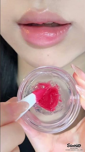 Say hello to soft, hydrated lips with the 3D Kiss Lip Balm!