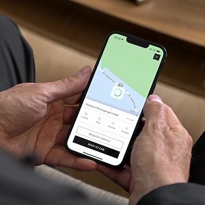 ¿A dónde vas? El GPS de la aplicación MyMazda traza tu ruta y la descarga en la pantalla de tu coche para que puedas conducir sin problemas. Vayas donde vayas, Mazda te llevará hasta allí. ¡Descargatela ahora! #Mazda #MyMazda #App #Aplicación #GPS | Mazda España