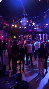 À peine 22h00 rock en folie ce soir côté Bal avec Marcel du rock n roll studio | ESMERALDA