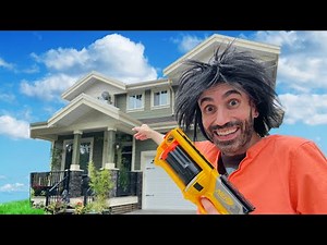 SNEAKING into MY BROTHER'S HOUSE after ESCAPING PRISON!